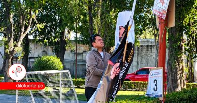 ¡¿Trabajaba o hacía campaña?! Fotografías desatan escándalo en elecciones de la UNSA
